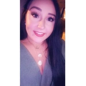 Meet your Posher, Carissa